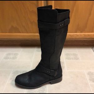 UGG Women’s Black Dayle Leather Boots